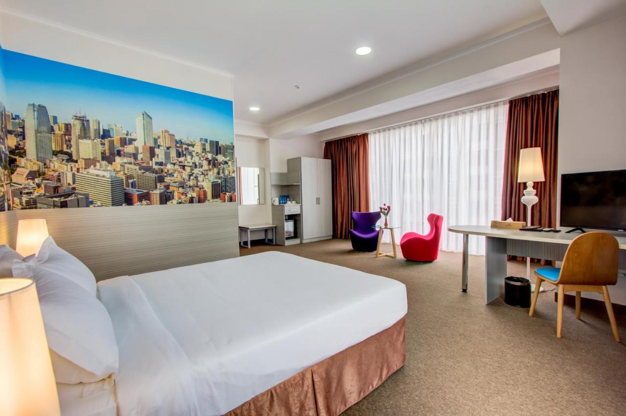 Hotel Bridges Бишкек Екстериор снимка