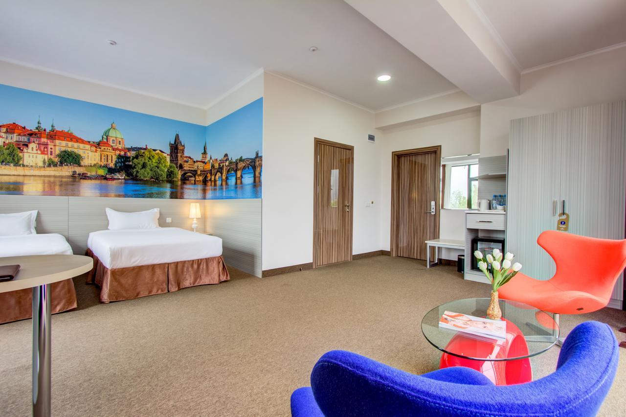 Hotel Bridges Бишкек Екстериор снимка