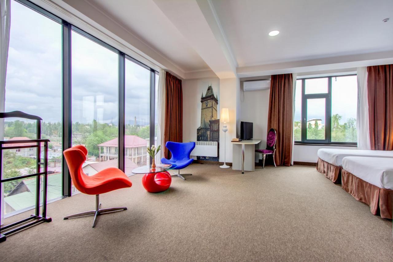 Hotel Bridges Бишкек Екстериор снимка