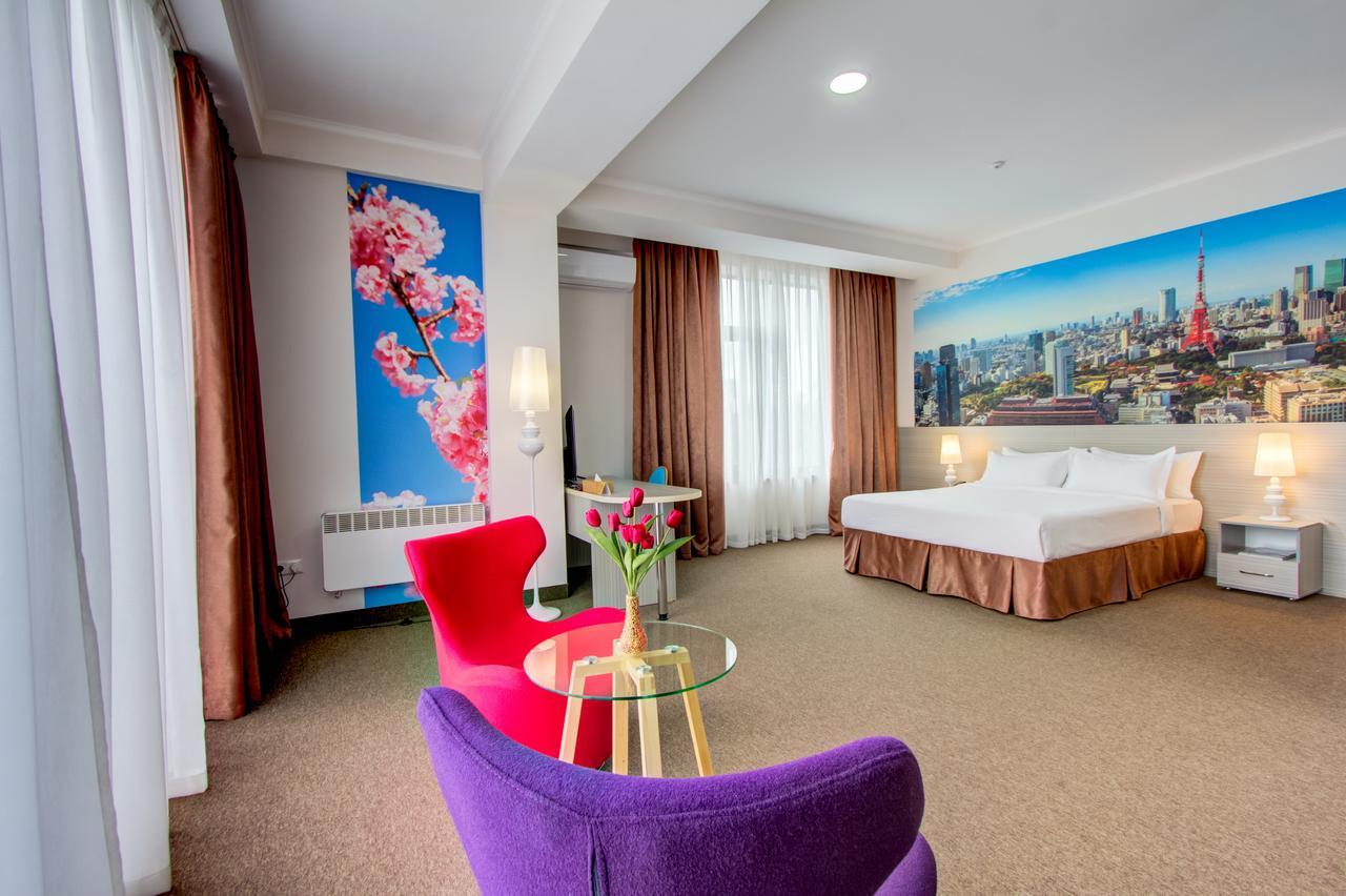 Hotel Bridges Бишкек Екстериор снимка