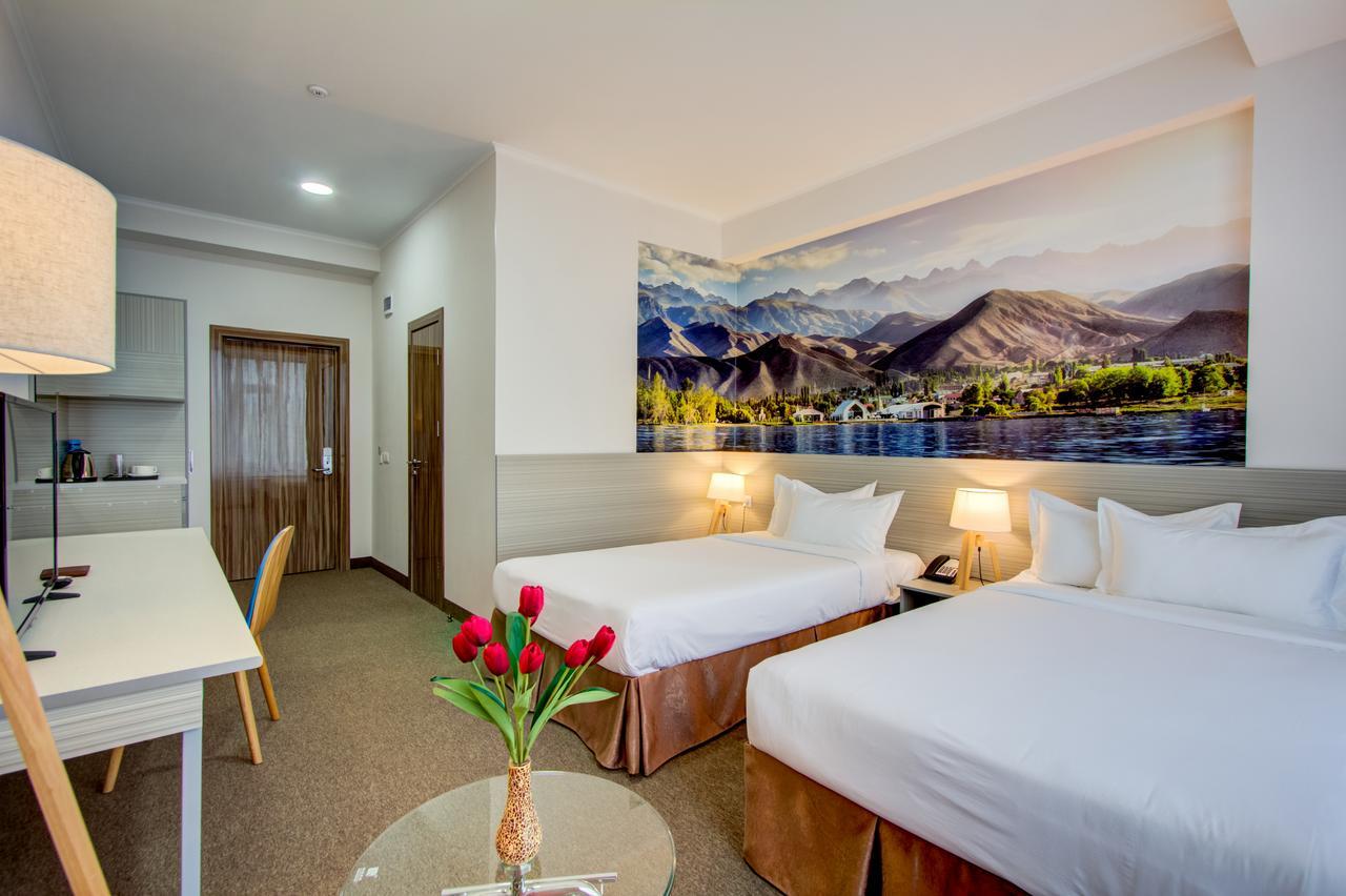 Hotel Bridges Бишкек Екстериор снимка