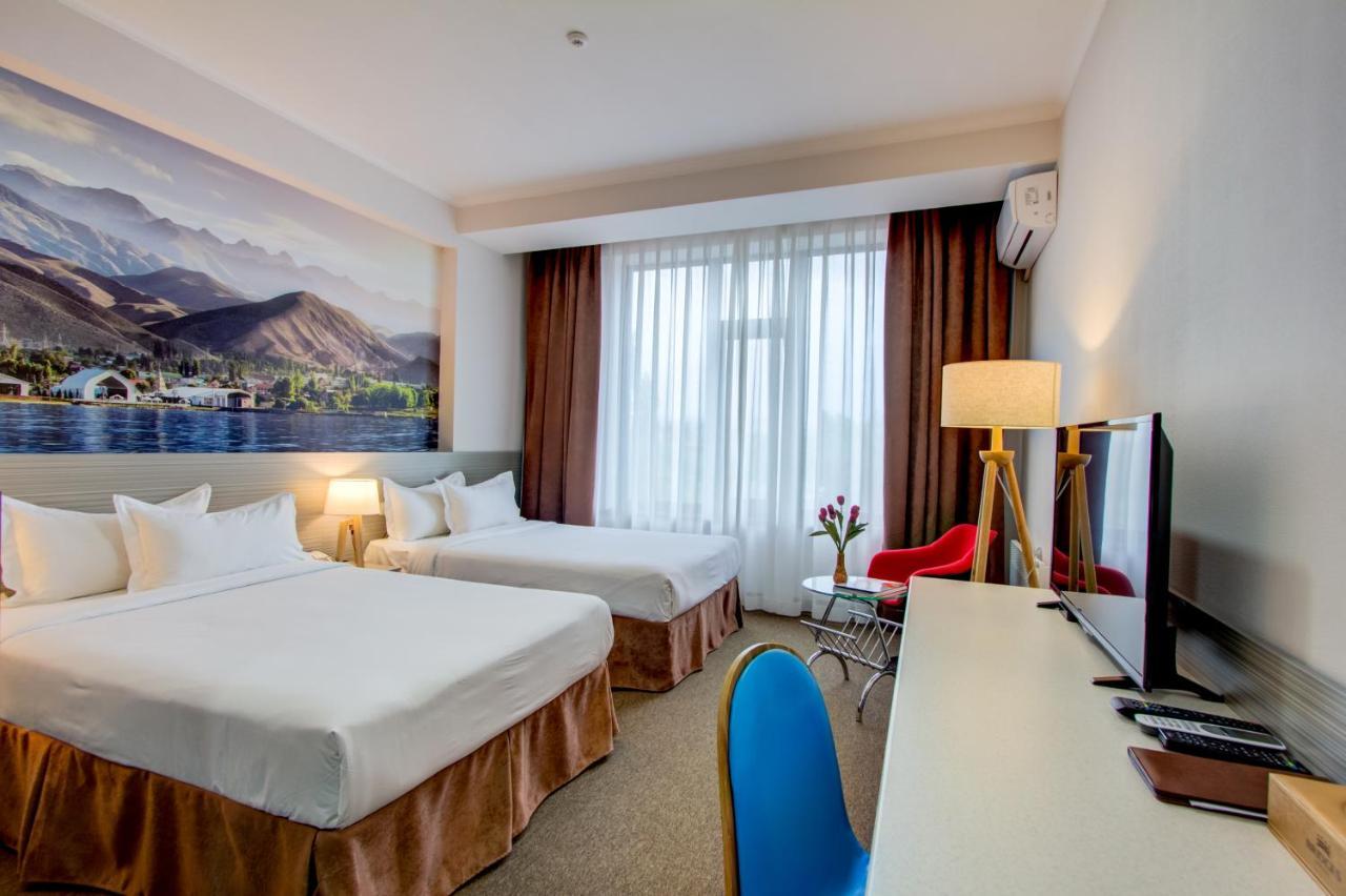 Hotel Bridges Бишкек Екстериор снимка