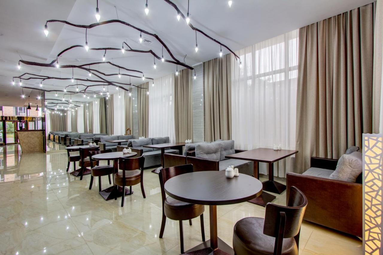 Hotel Bridges Бишкек Екстериор снимка