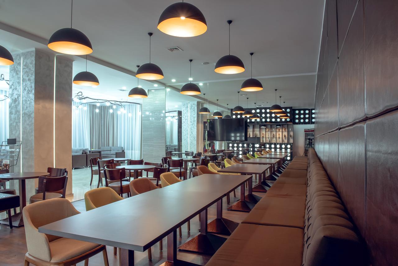 Hotel Bridges Бишкек Екстериор снимка