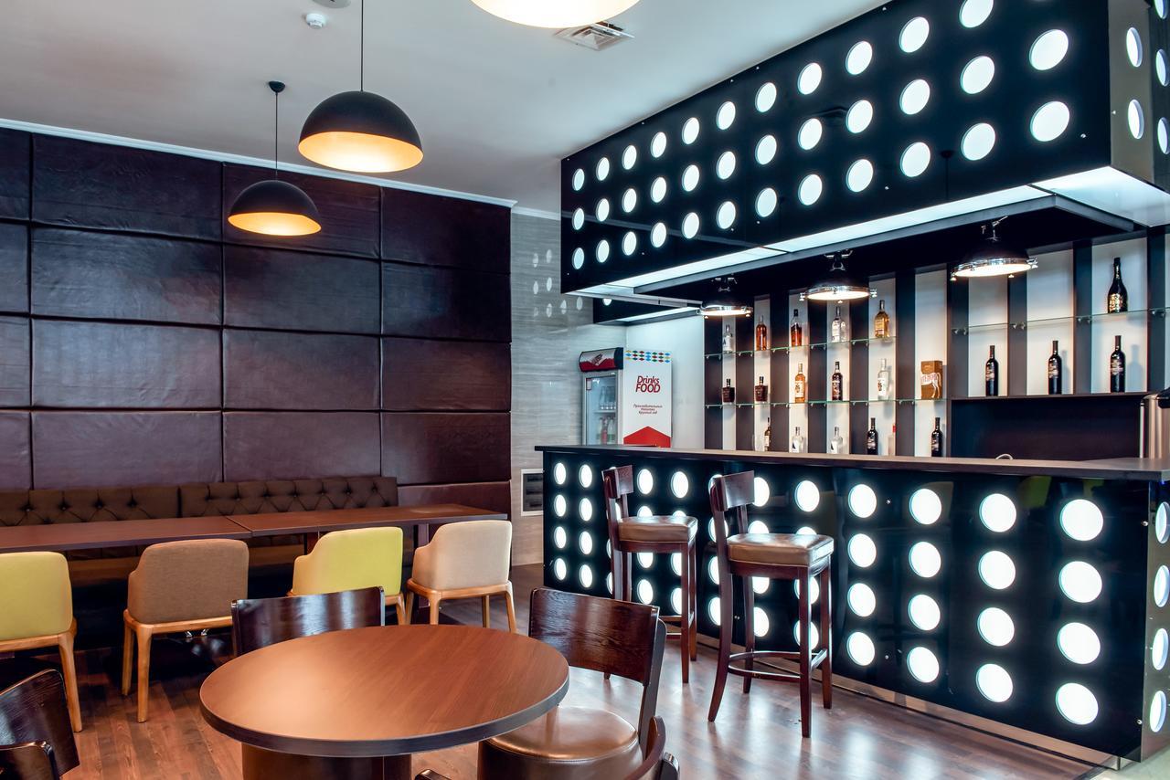 Hotel Bridges Бишкек Екстериор снимка