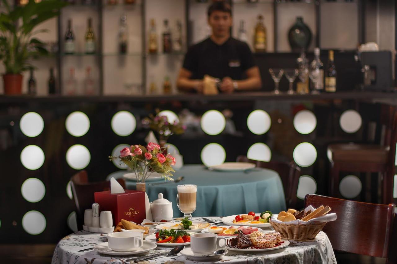 Hotel Bridges Бишкек Екстериор снимка